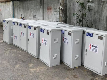 So sánh tủ điện composite và tủ điện kim loại, Đâu là lựa chọn tốt?